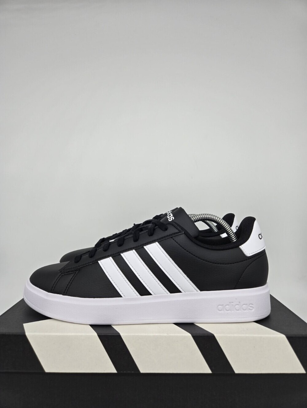 Adidas Men's Grand Court 2.0 GW9196 Black White Shoes Size 9 New